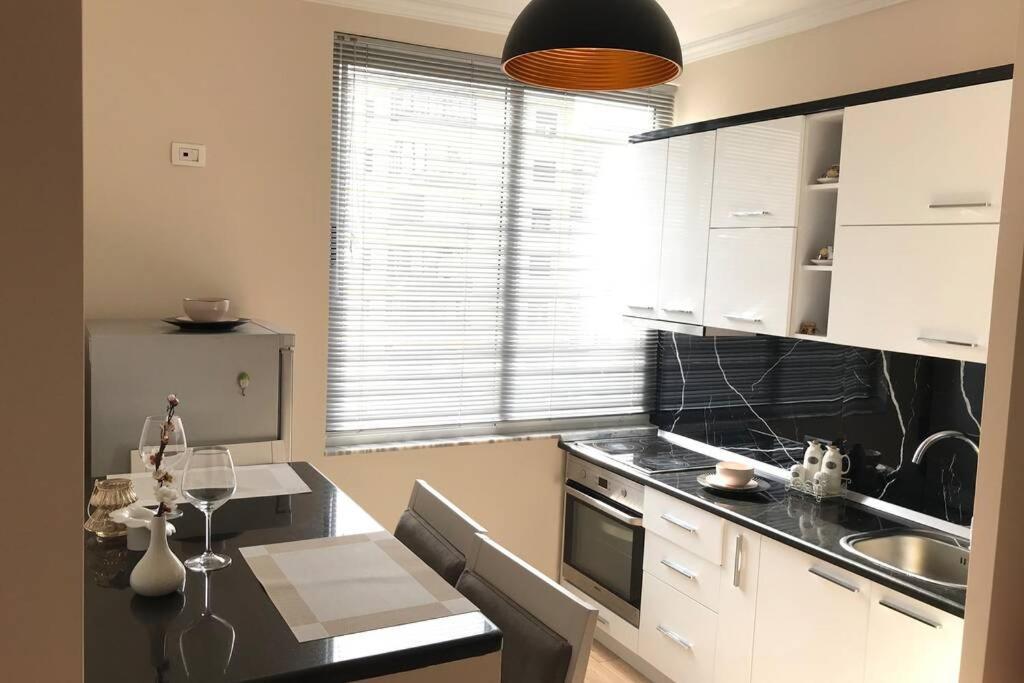 Sunlit House Center Apartment Tirana